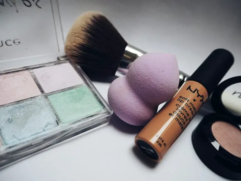 No More Creases: Your Guide to Crease-Free, Long-Lasting Makeup