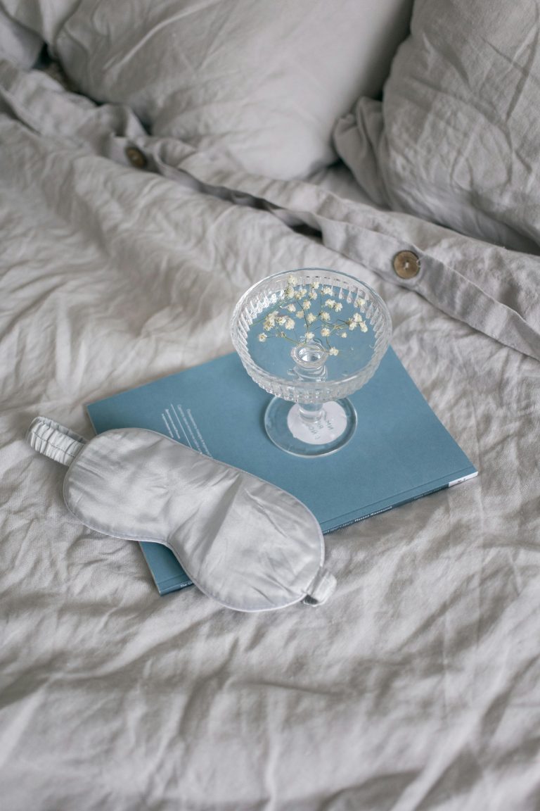 The Perfect Clean Girl Morning Routine: Wake Up Soft, Start Slow, Glow Naturally