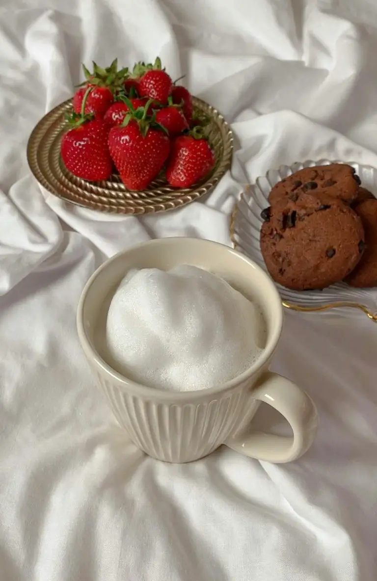 The Ideal Morning Routine to Start Your Day Calm, Clear, and Completely Recharged