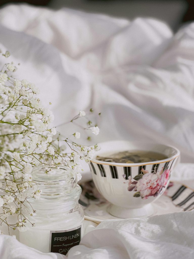 Golden Hour Girl: The Morning Routine That Romanticizes Your Real Life