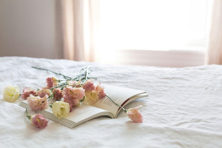 Soft Pink Home Aesthetic: How to Style a Feminine Space That Feels Grown, Calm, and Beautiful
