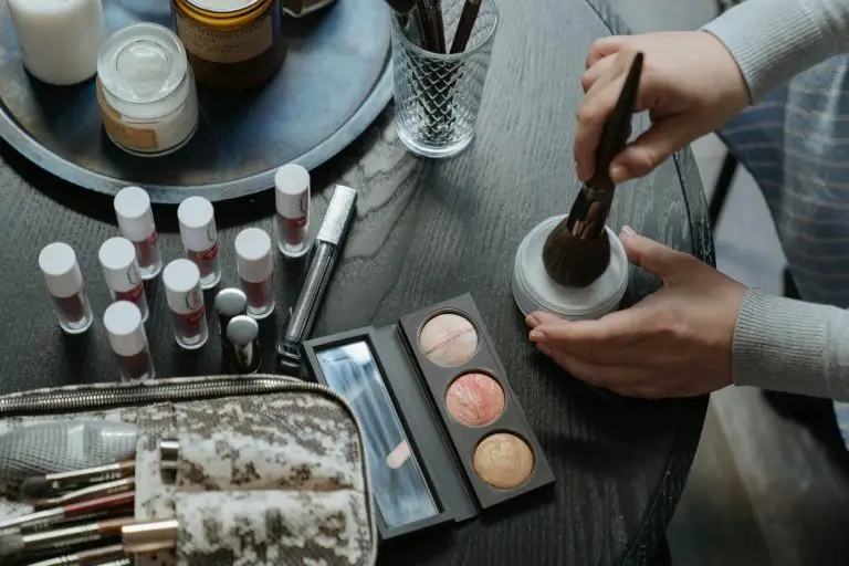 The 15-Minute Makeup Routine for Girls on the Go