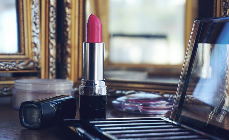 10-Minute Makeup Routine That Actually Works (Even on Your Busiest Mornings)